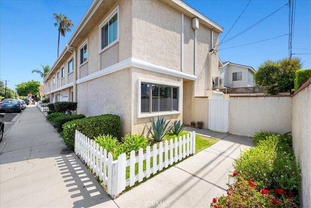 2400 Voorhees - Photo 1