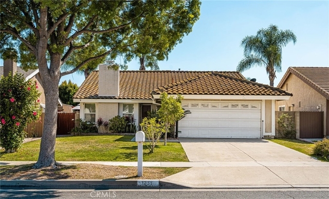 1231 N Dolores - Photo 1