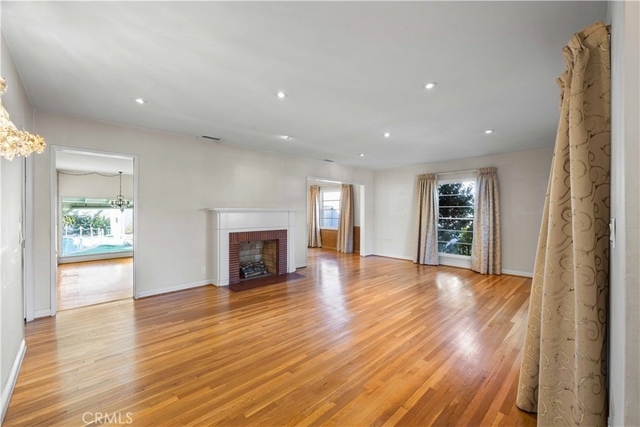 1207 Graynold - Photo 1