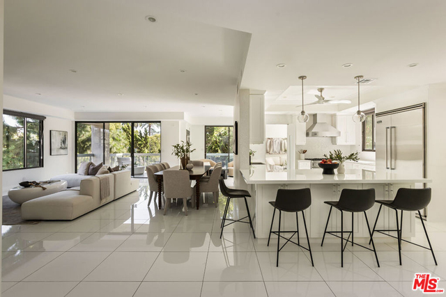 4460 Wilshire Boulevard - Photo 1