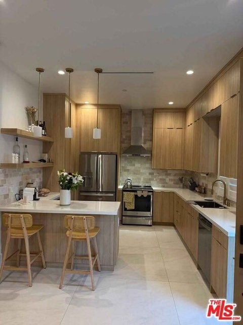 19037 Keswick Street - Photo 1