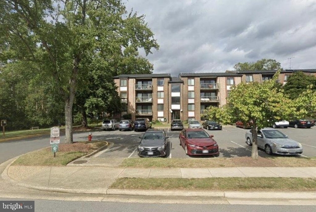 9733 Kings Crown Court - Photo 1
