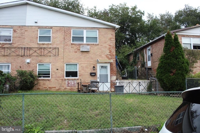 515 Foster Street - Photo 1