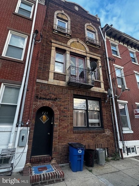 727 S 16th Street - Photo 1