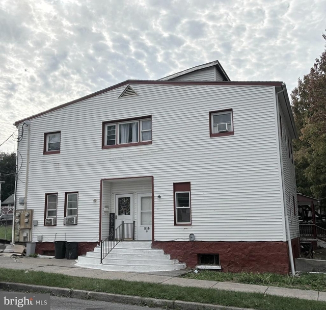 906 Argus Street - Photo 1
