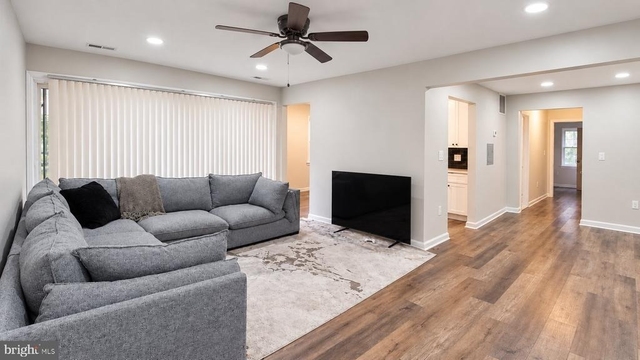 882 College Parkway - Photo 1