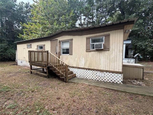 914 Queenswood - Photo 1