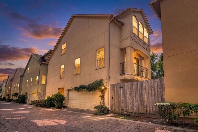1602 A Colorado Street - Photo 1