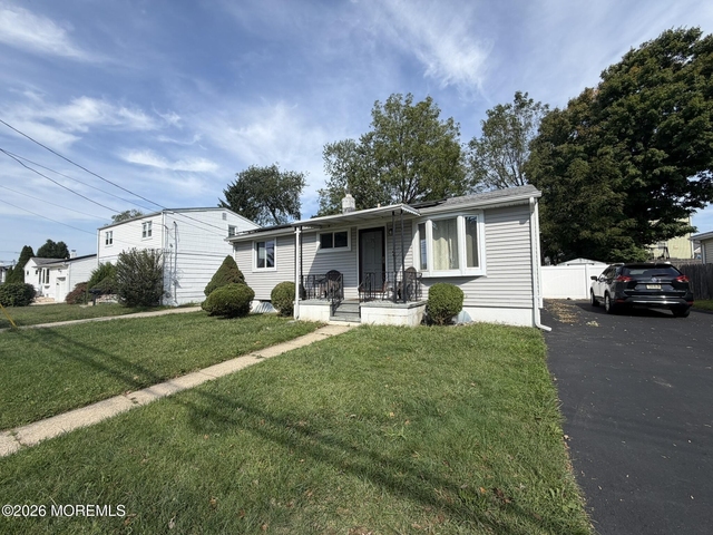 71 Helen Avenue - Photo 1