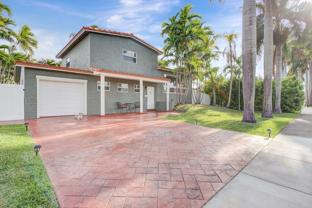 1100 Ne 4th Street - Photo 1