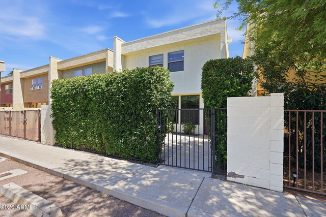 2929 N 39th Street - Photo 1