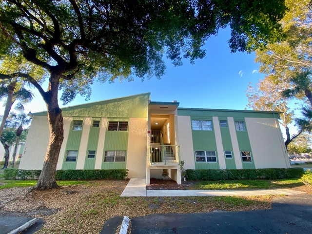 4140 Nw 90th Avenue - Photo 1