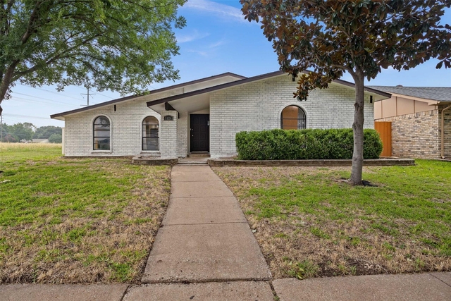 5124 Stanley Drive - Photo 1