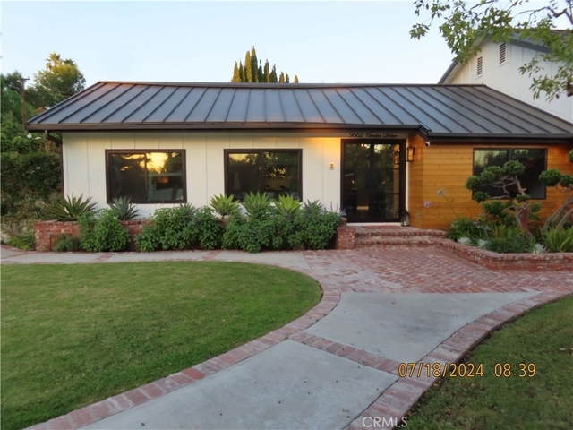9562 Center Drive - Photo 1