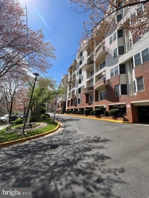 301 S Reynolds Street - Photo 1