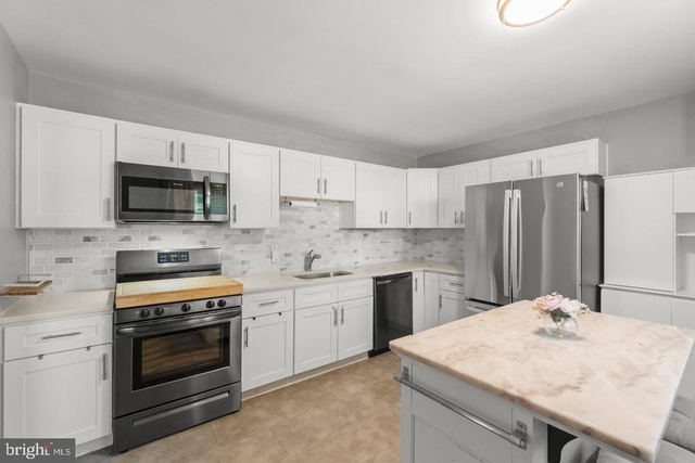 406 Memorial Avenue - Photo 1