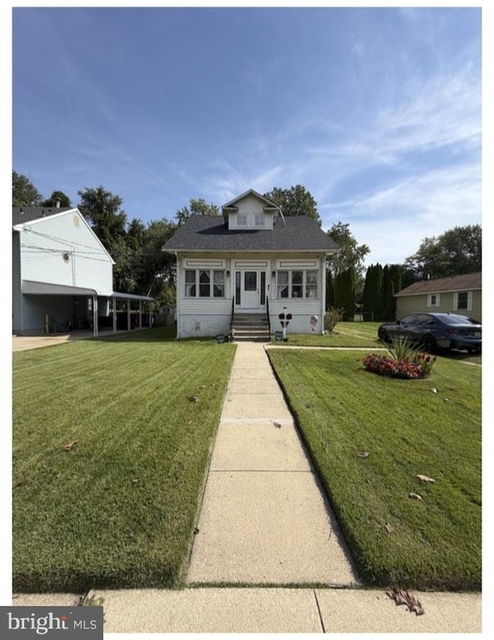 323 Monroe Avenue - Photo 1