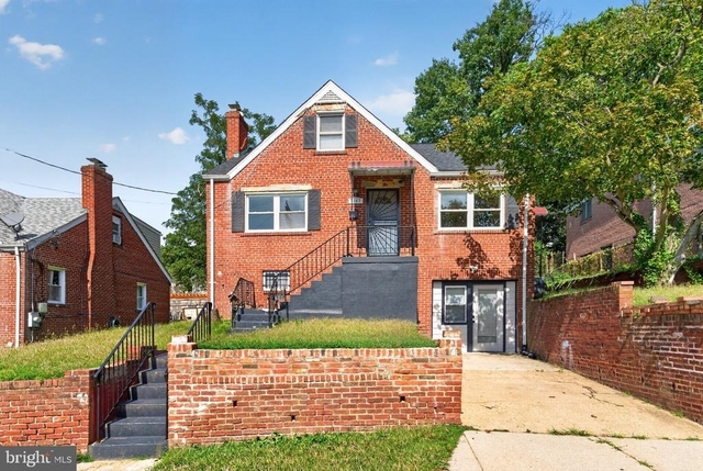 1807 Nova Avenue - Photo 1
