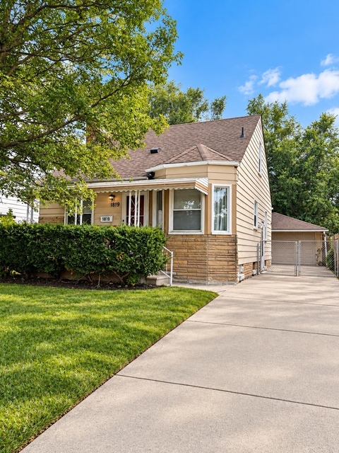1819 Richmond Avenue - Photo 1
