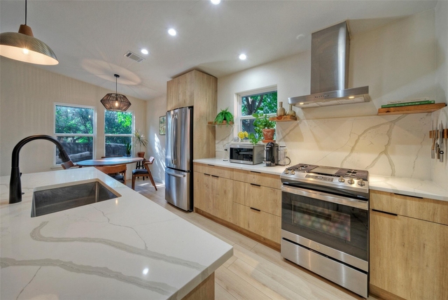 8406 Los Ranchos Dr - Photo 1