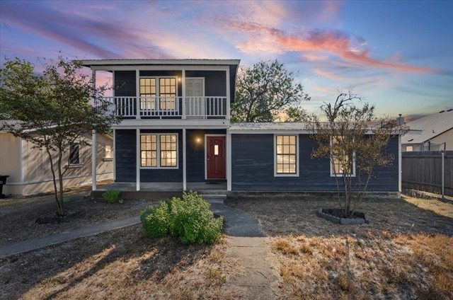 205 Cisneros St - Photo 1