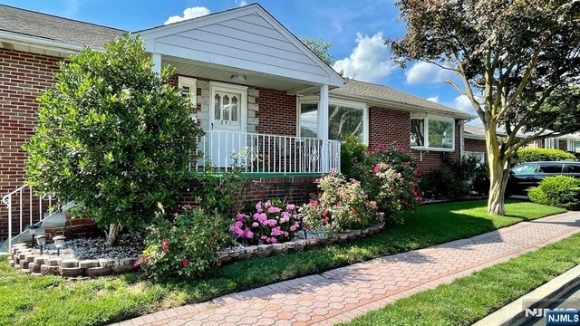 241 Bellemeade - Photo 1