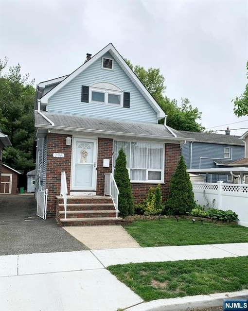 296 Willow - Photo 1
