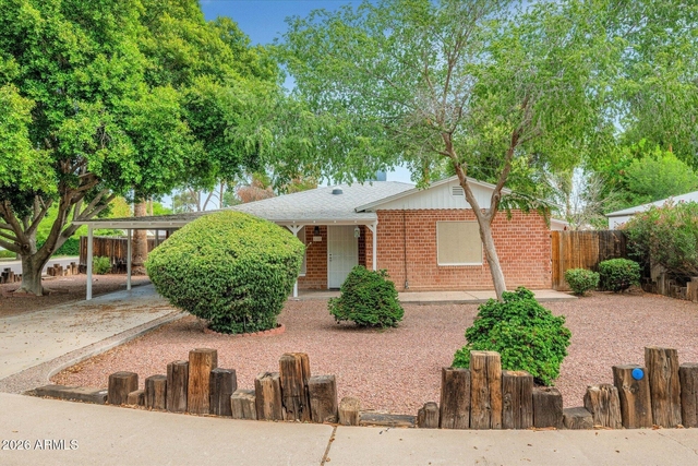 1127 S Una Avenue - Photo 1