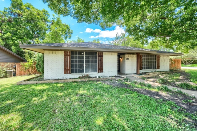 4049 Alicante Avenue - Photo 1