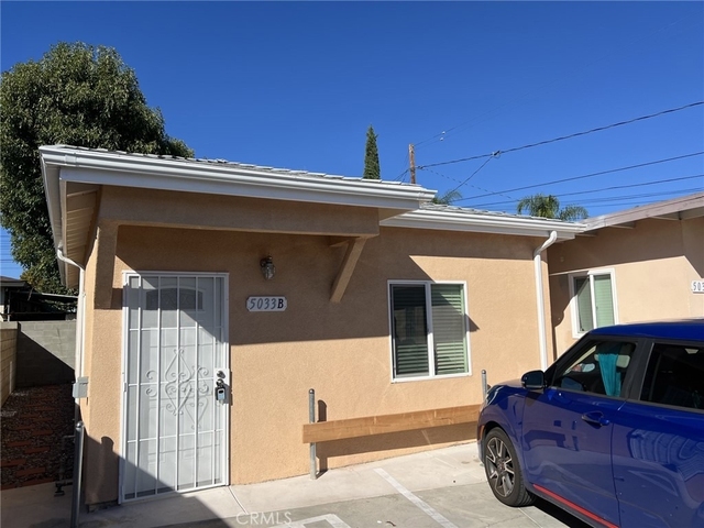 5033 B Sultana - Photo 1