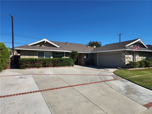 5449 E Garrick Drive - Photo 1