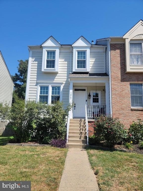 7843 Blue Gray Circle - Photo 1