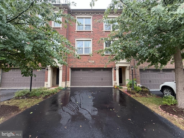 23687 Sailfish Square - Photo 1