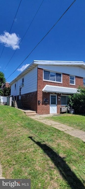 717 Sanford Street - Photo 1