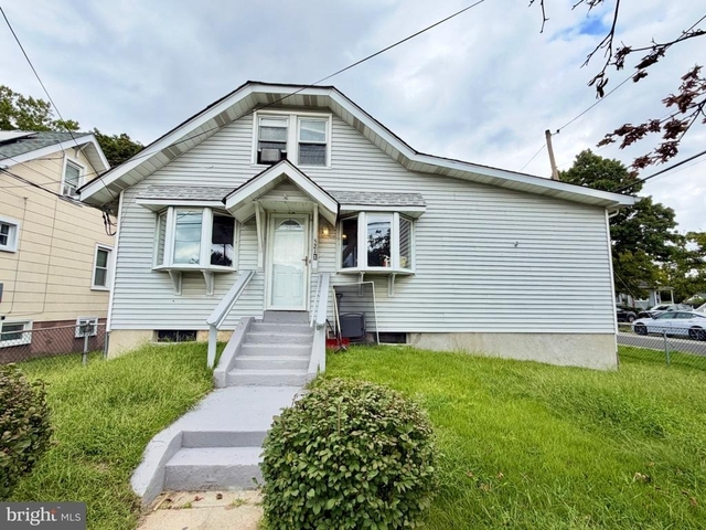 521 Almonesson - Photo 1