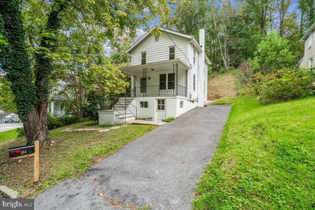 104 Greenwood Street - Photo 1