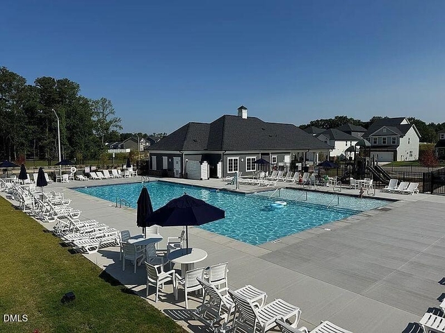 717 Branthurst - Photo 1