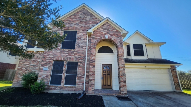 2239 Heatherwood Drive - Photo 1