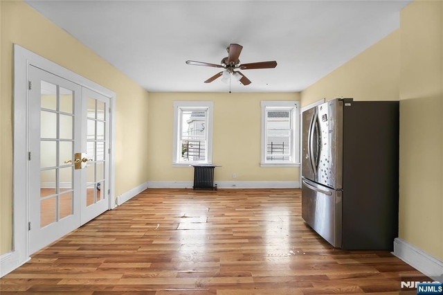 23 Farnham - Photo 1