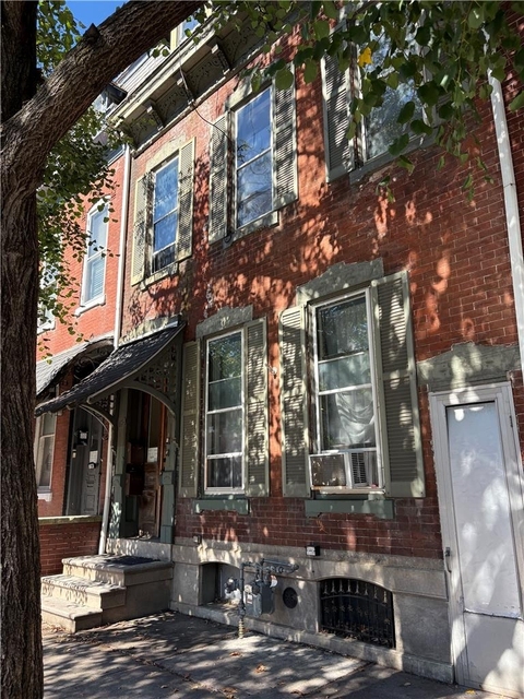 1137 Linden Street - Photo 1
