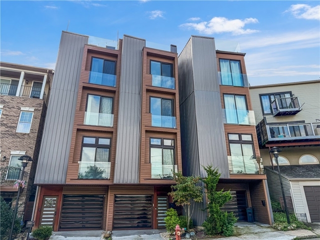 1926 Josephine St - Photo 1