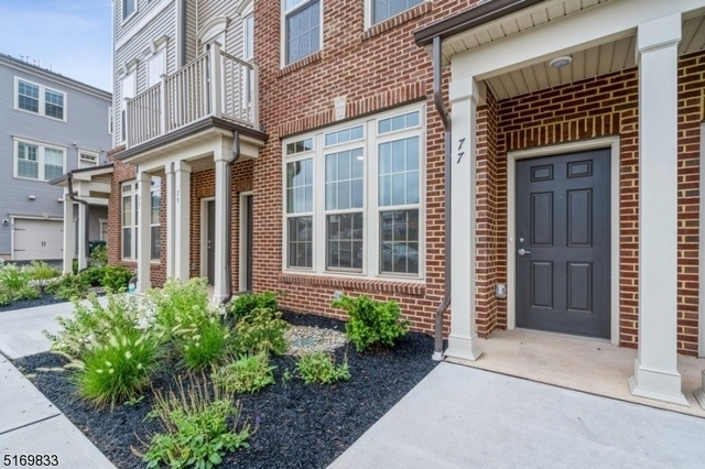 77 Robeson St - Photo 1