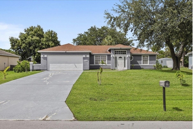 1155 Sw Alexandria Avenue - Photo 1