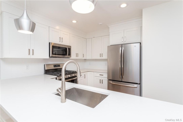 121 Fisher Avenue - Photo 1