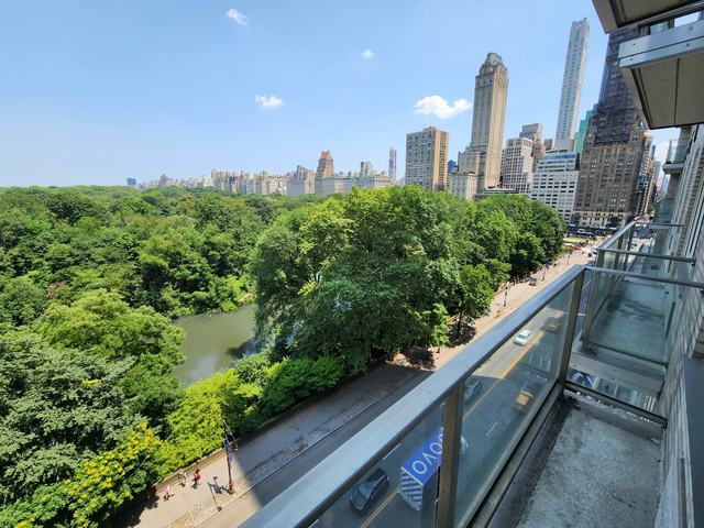 40 Central Park S - Photo 1