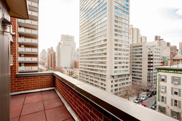 1556 York Avenue - Photo 1