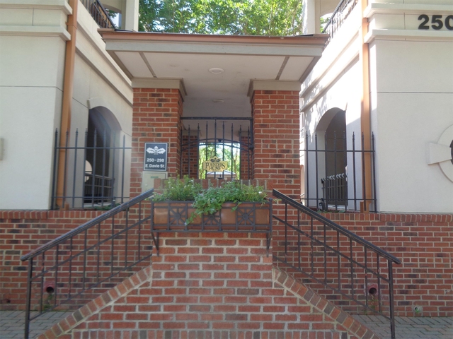 252 E Davie Street - Photo 1