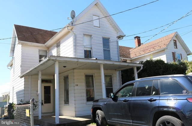 442 Summit Avenue - Photo 1