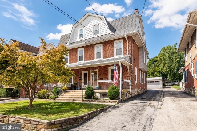 822 Penn Street - Photo 1