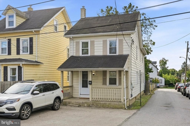 225 Brook Street - Photo 1